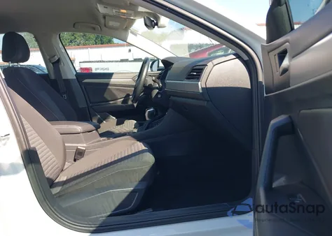 2022 Volkswagen Jetta 1.5T S z USA, uszkodzony, nr VIN 3VWCM7BU0NM002360